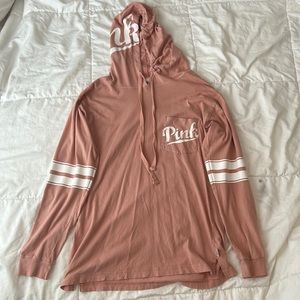 VS pink T-shirt hoodie